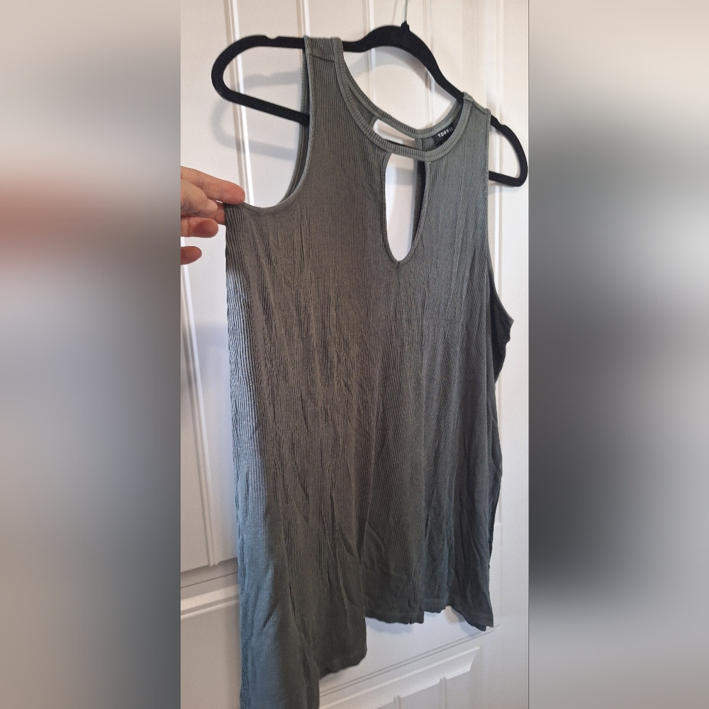 Torrid Gray Ribbed Keyhole Tank Top Size 1